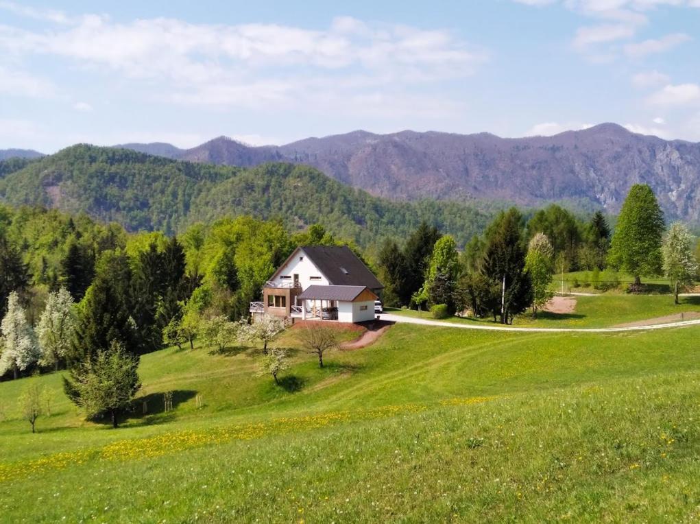Na Kupcku Estate "Nature Reatreat & Wellness" 伊德里亚 外观 照片