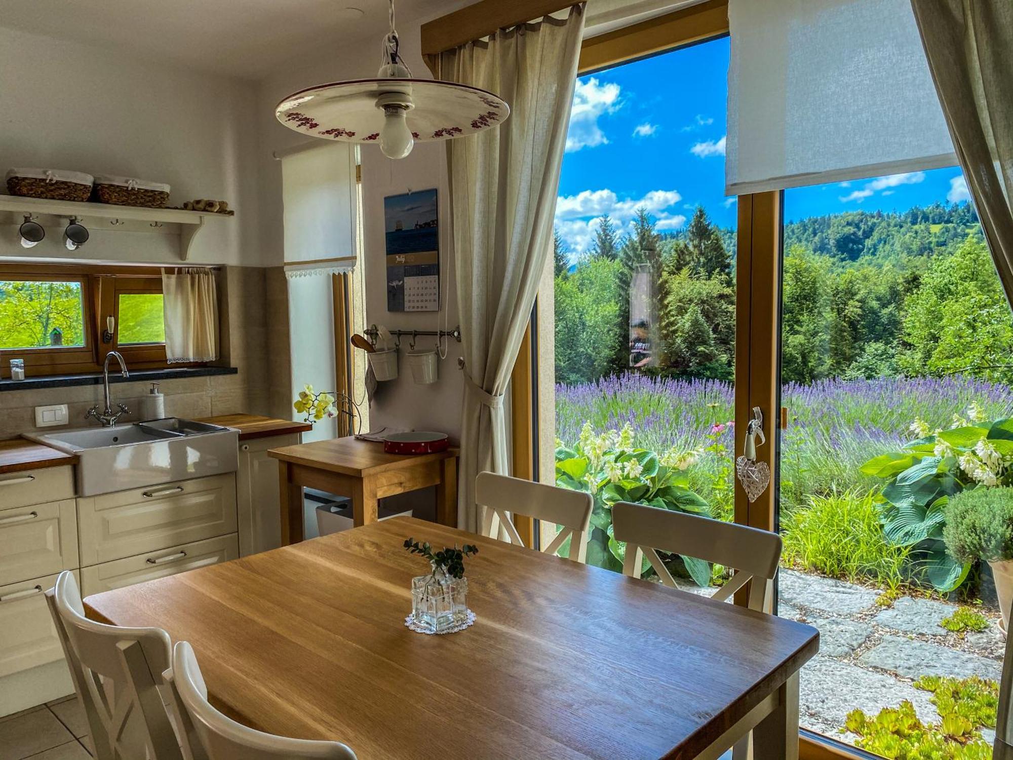 Na Kupcku Estate "Nature Reatreat & Wellness" 伊德里亚 外观 照片